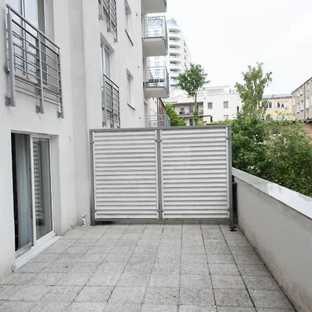 Portlight -at Marina Yacht Park, Old Town Apartman *